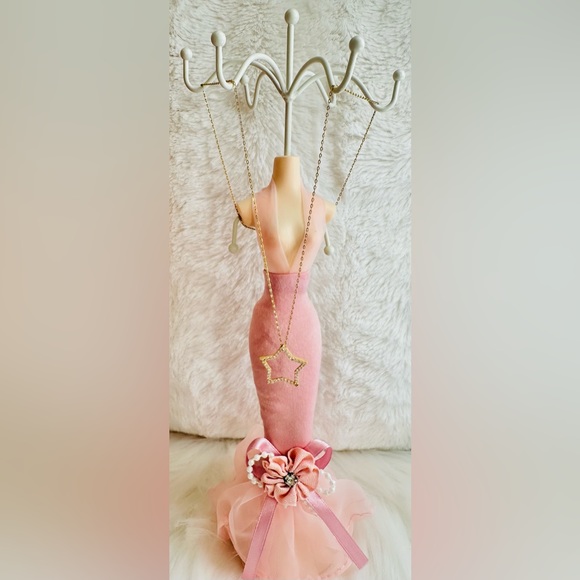 Dainty Star with Zirconia Stone Necklace. 💛 Real 18 Karat Solid Gold Jewelry 💛 - Picture 6 of 11